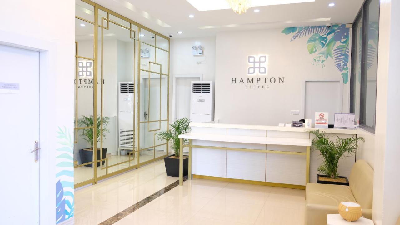 Hampton Suites Davao Bagian luar foto